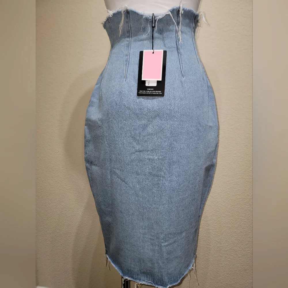 Button-Down Denim Dress - Picture 4 of 5